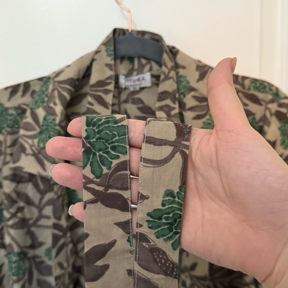 JISORA Grey Floral Succulent Cotton Shrug - Picture 11 of 16